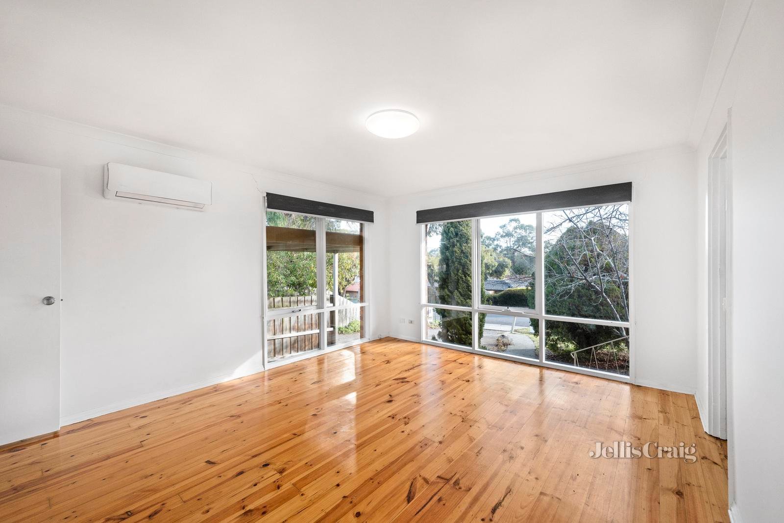 8 Apollo Court, Croydon South image 3