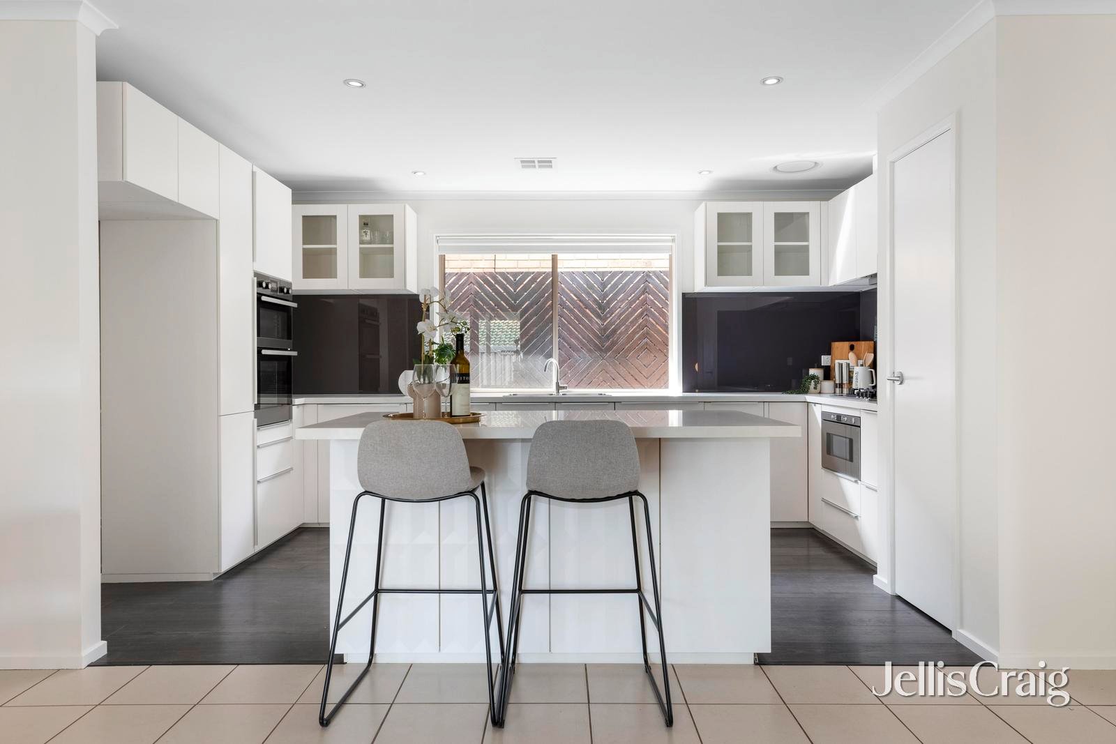 8 Arthur Phillip Drive, Endeavour&nbsp;Hills image 3