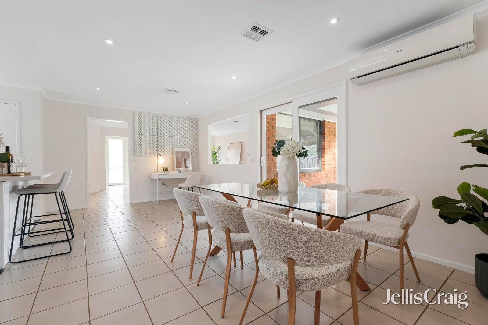 8 Arthur Phillip Drive, Endeavour&nbsp;Hills image 5