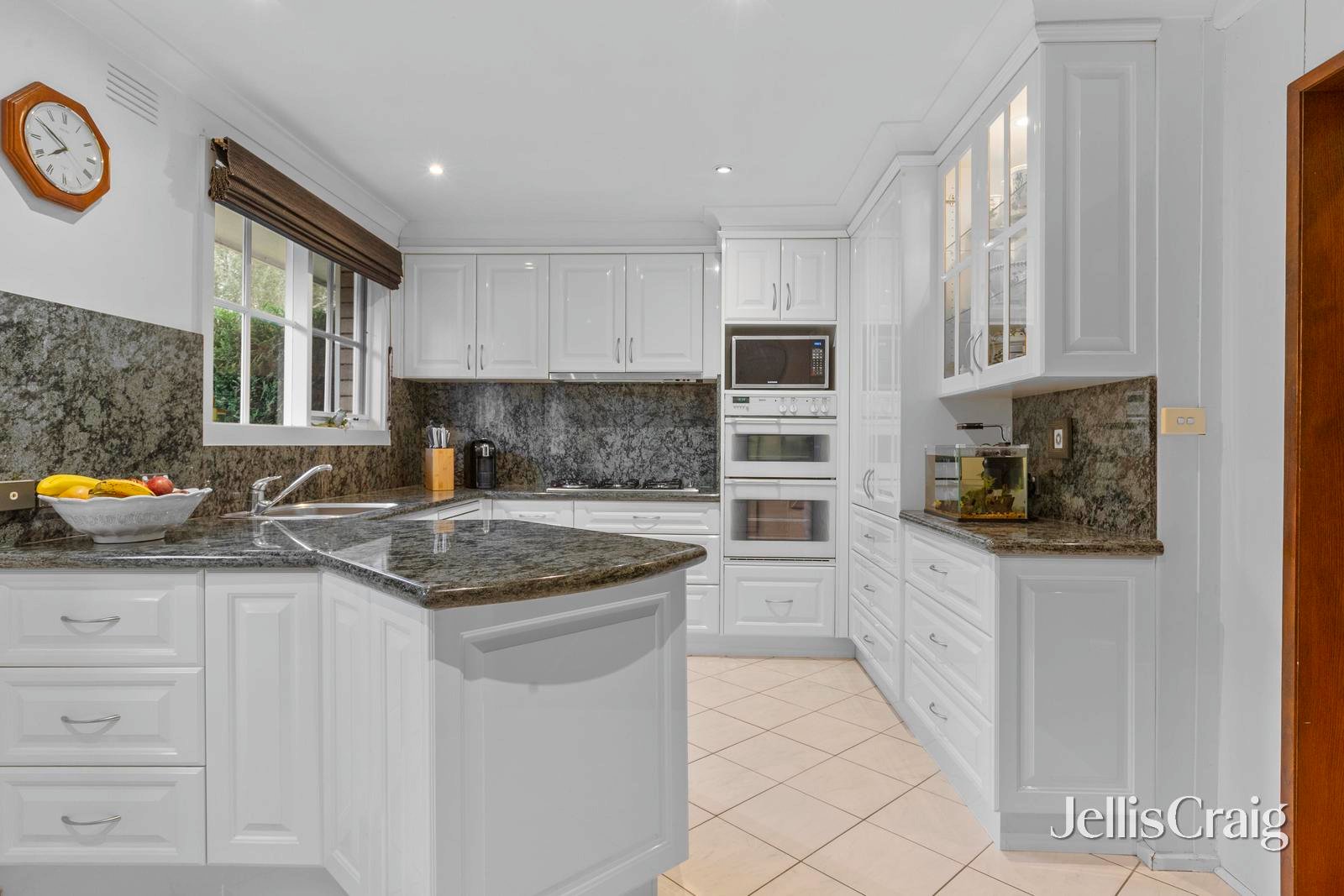 8 Aruma Court, Burwood&nbsp;East image 4