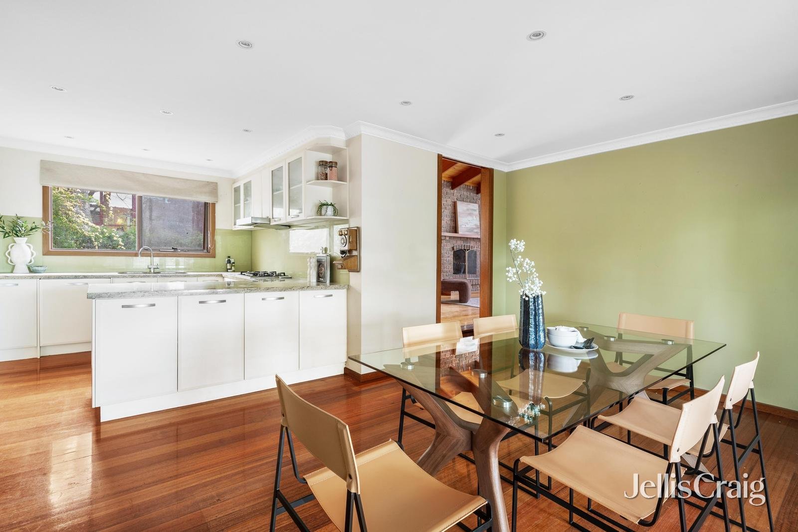 8 Ashdale Grove, Eltham image 5
