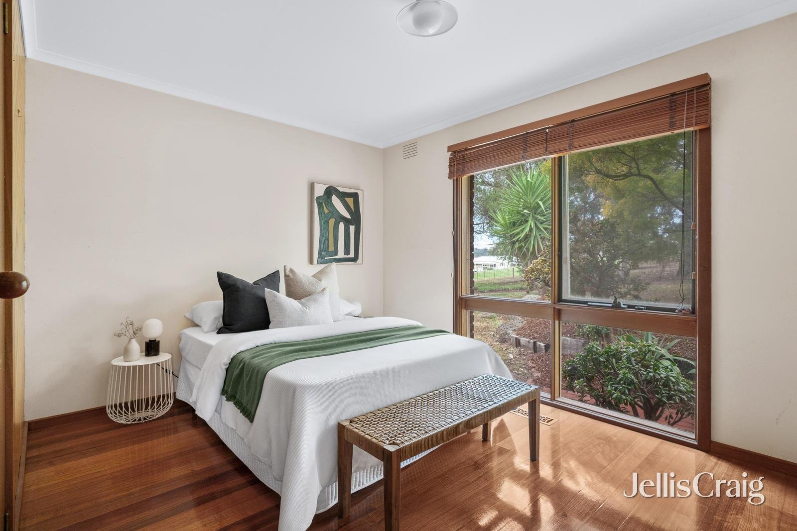 8 Ashdale Grove, Eltham image 7