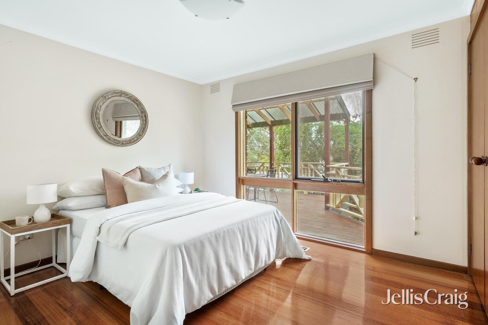 8 Ashdale Grove, Eltham image 9