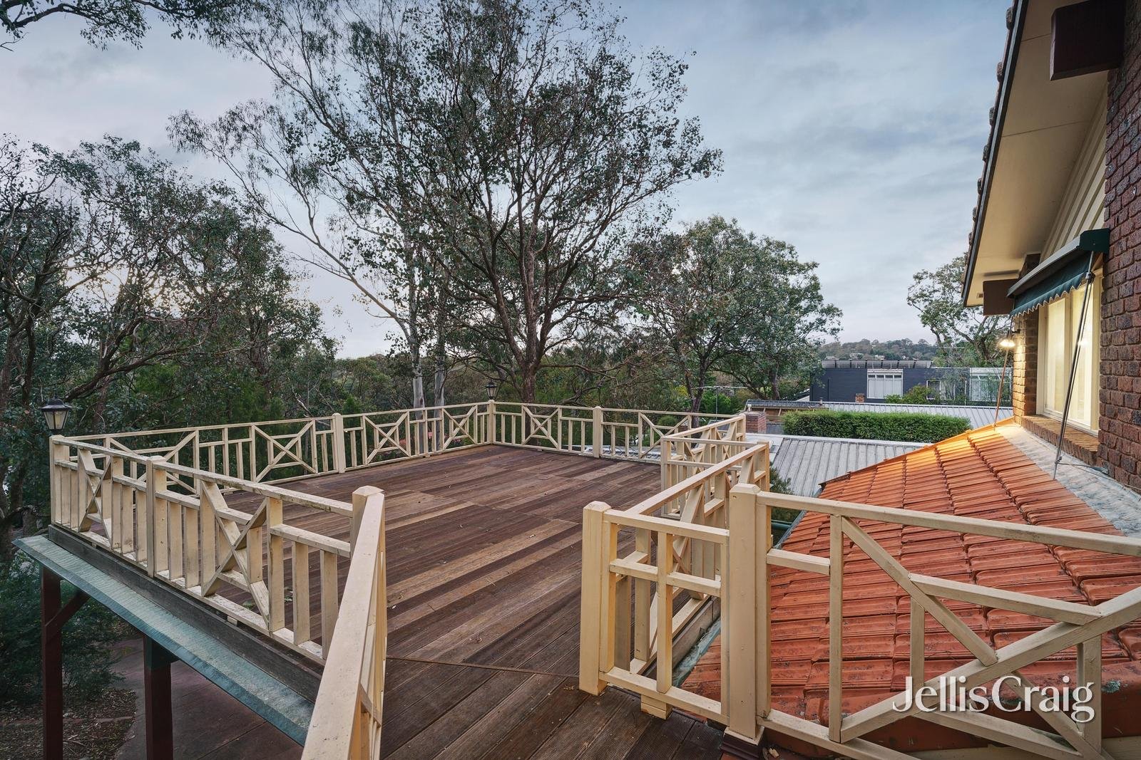 8 Ashdale Grove, Eltham image 15