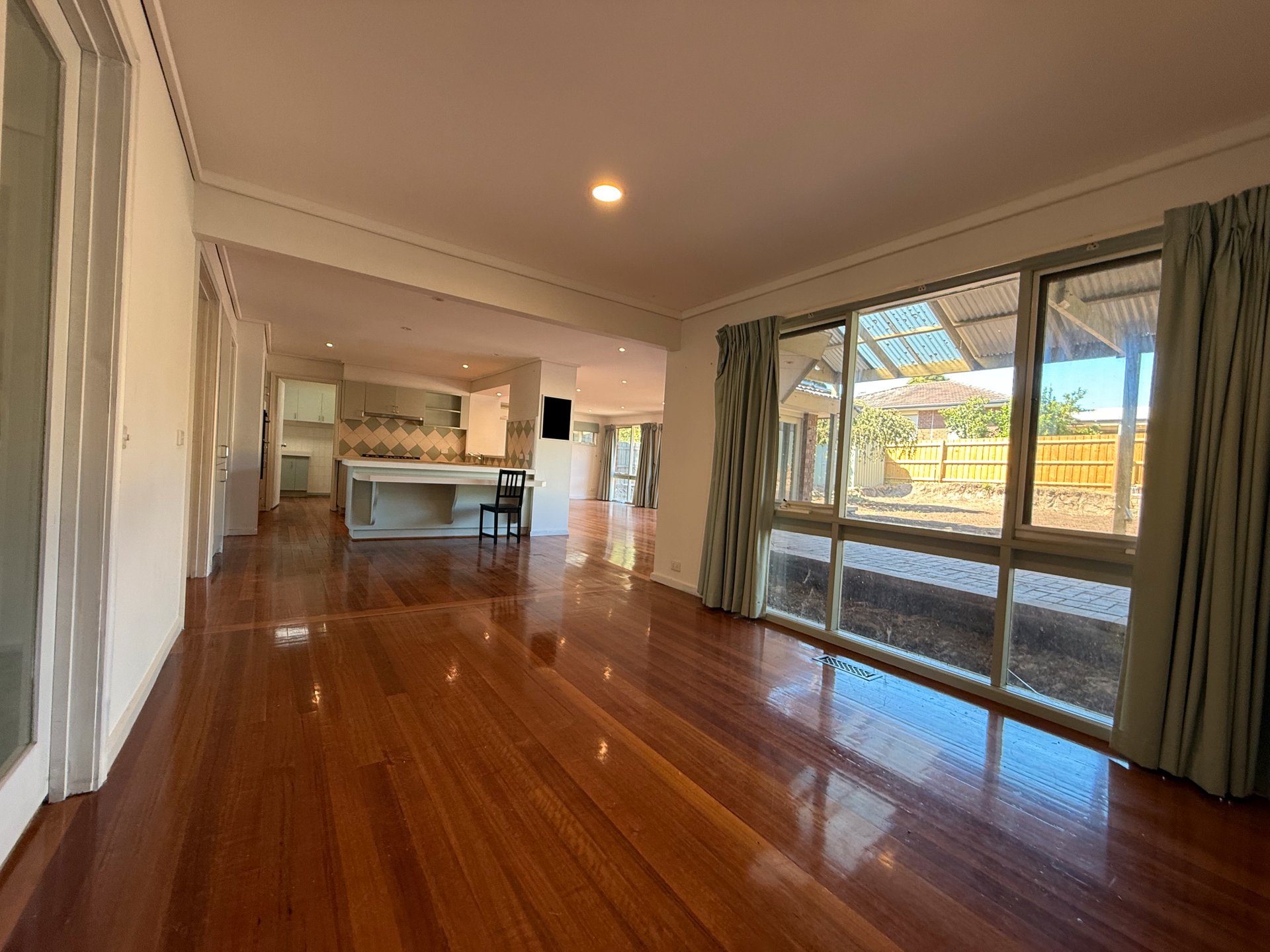 8 Aston Heath, Glen&nbsp;Waverley image 2