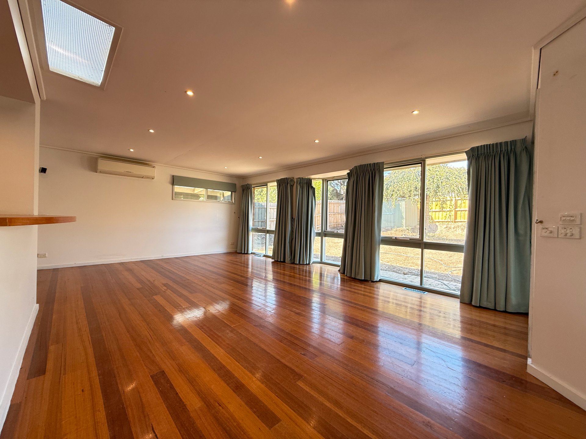 8 Aston Heath, Glen&nbsp;Waverley image 4