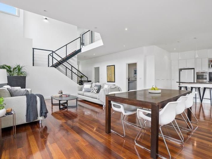 8 Austin Street, Newtown image 3