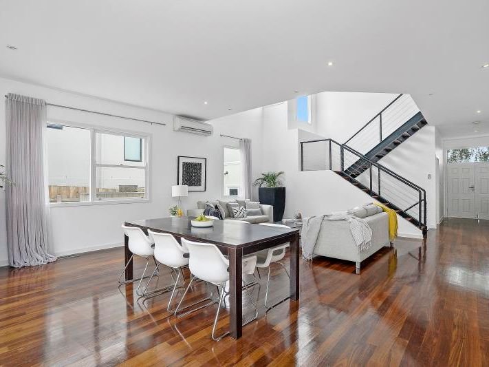 8 Austin Street, Newtown image 6