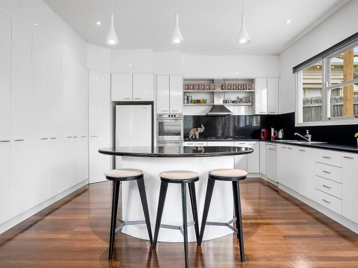 8 Austin Street, Newtown image 5
