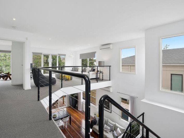 8 Austin Street, Newtown image 10