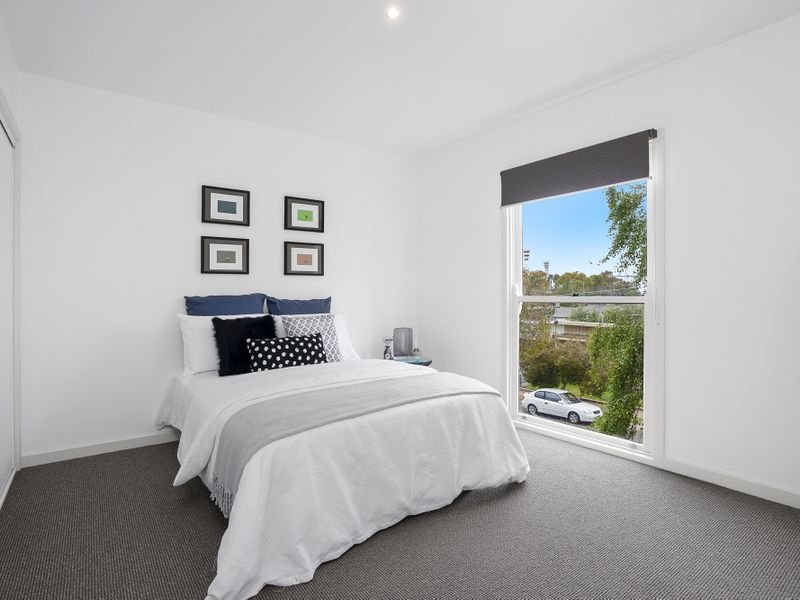 8 Austin Street, Newtown image 15
