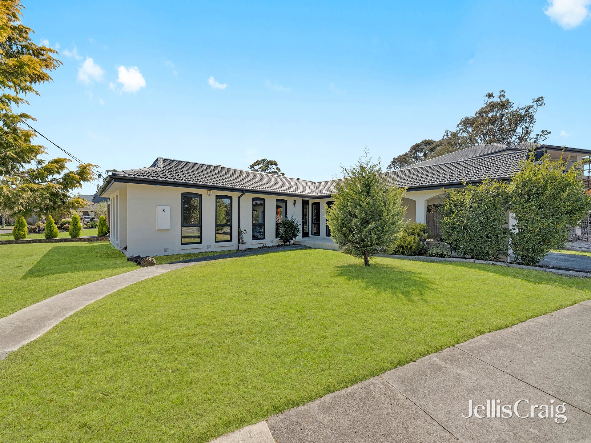 8 Ayr Court, Glen Waverley image 1