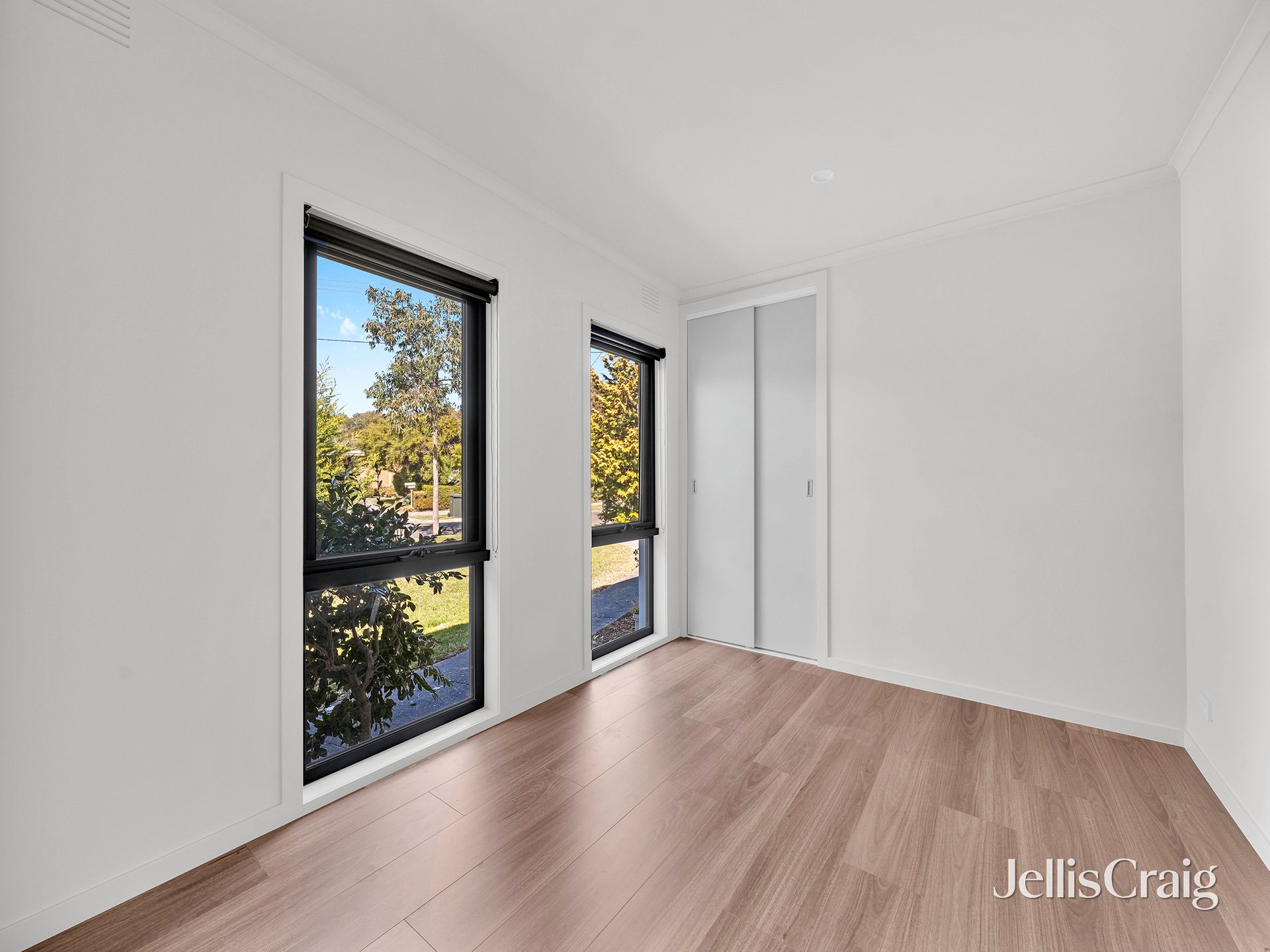 8 Ayr Court, Glen Waverley image 8