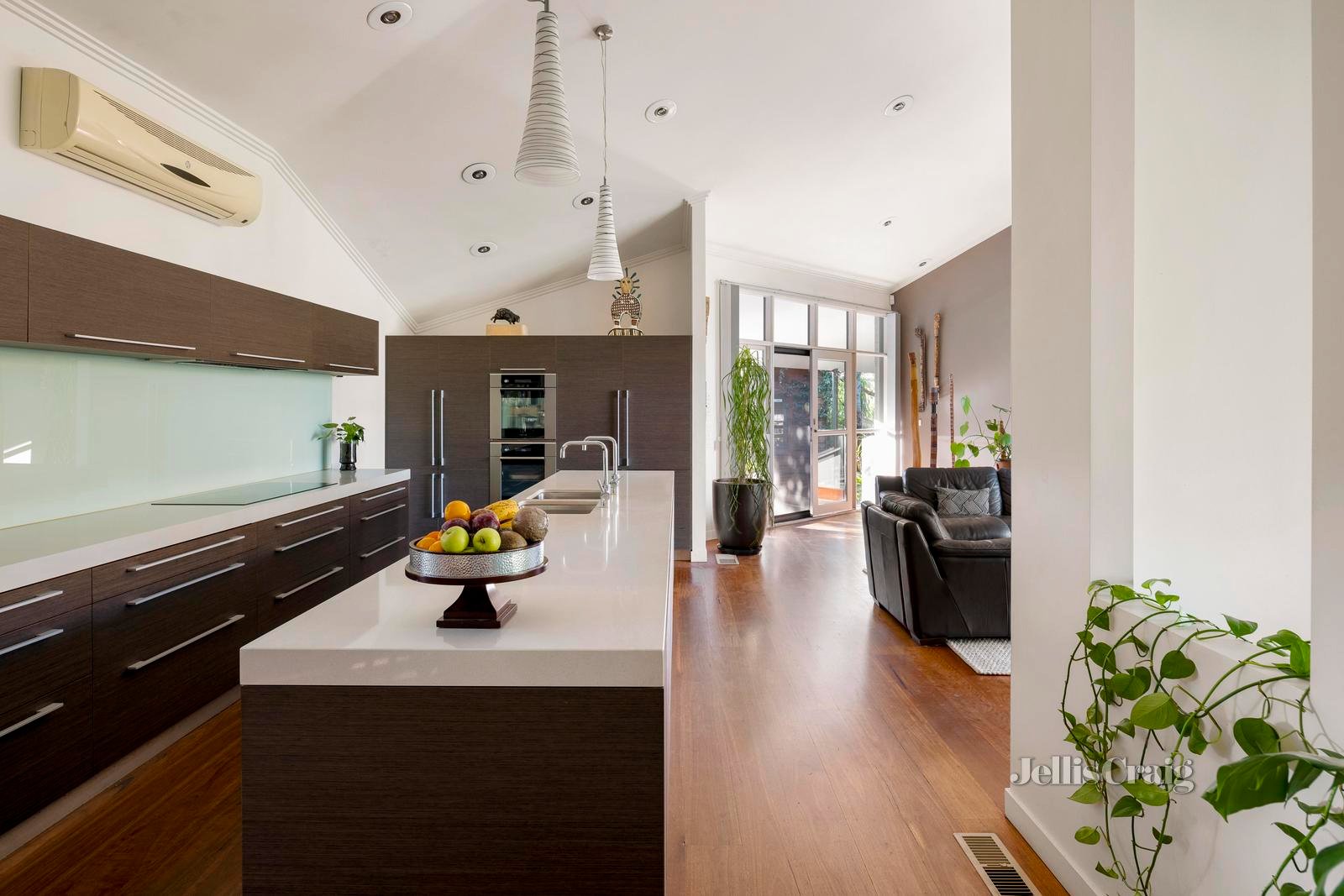 8 Bakers Road, Coburg North image 5