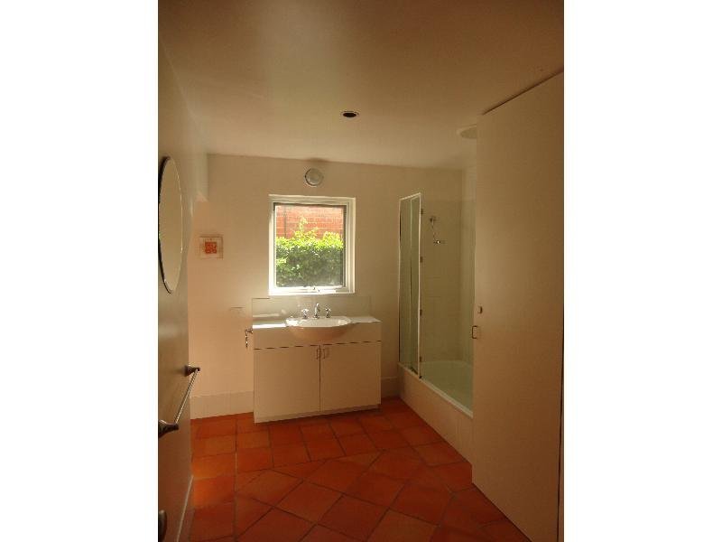 Property Gallery Thumbnail 8