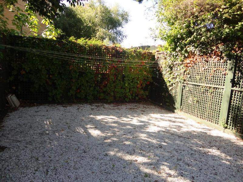 Property Gallery Thumbnail 9