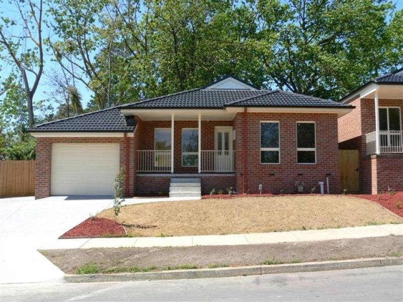 8 Balmoral Street, Kilsyth image 1