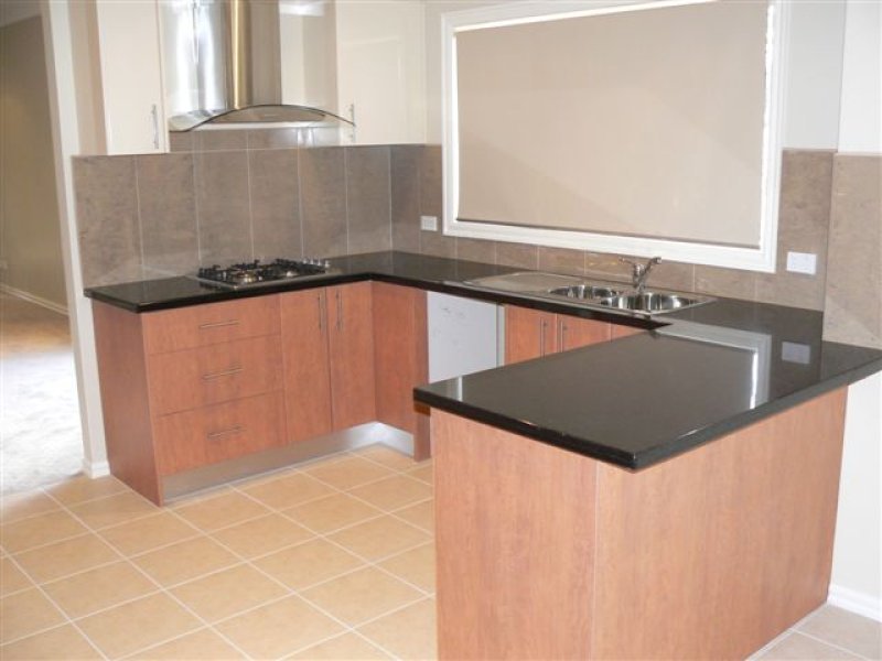 8 Balmoral Street, Kilsyth image 2