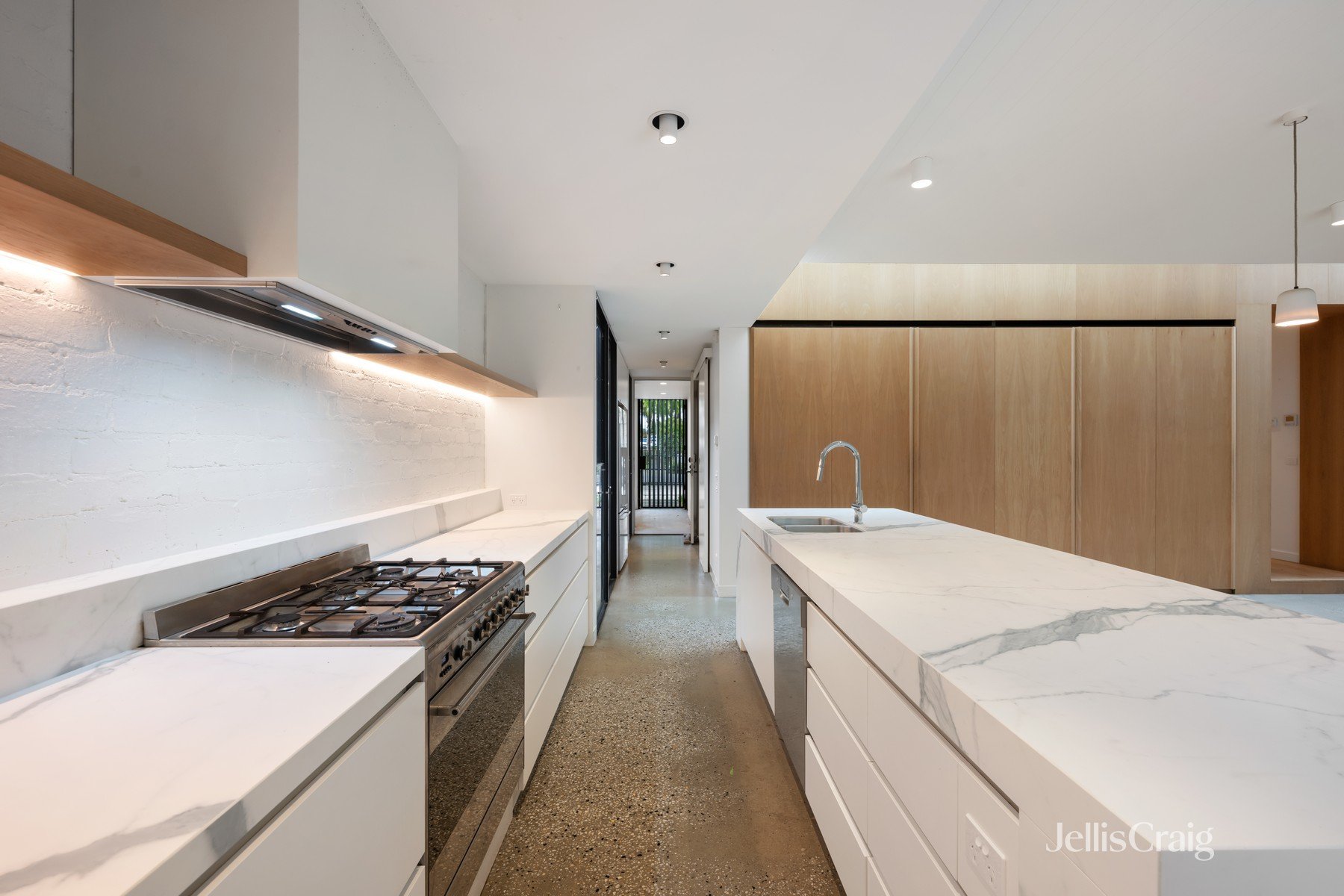 8 Bank Street, Northcote image 4