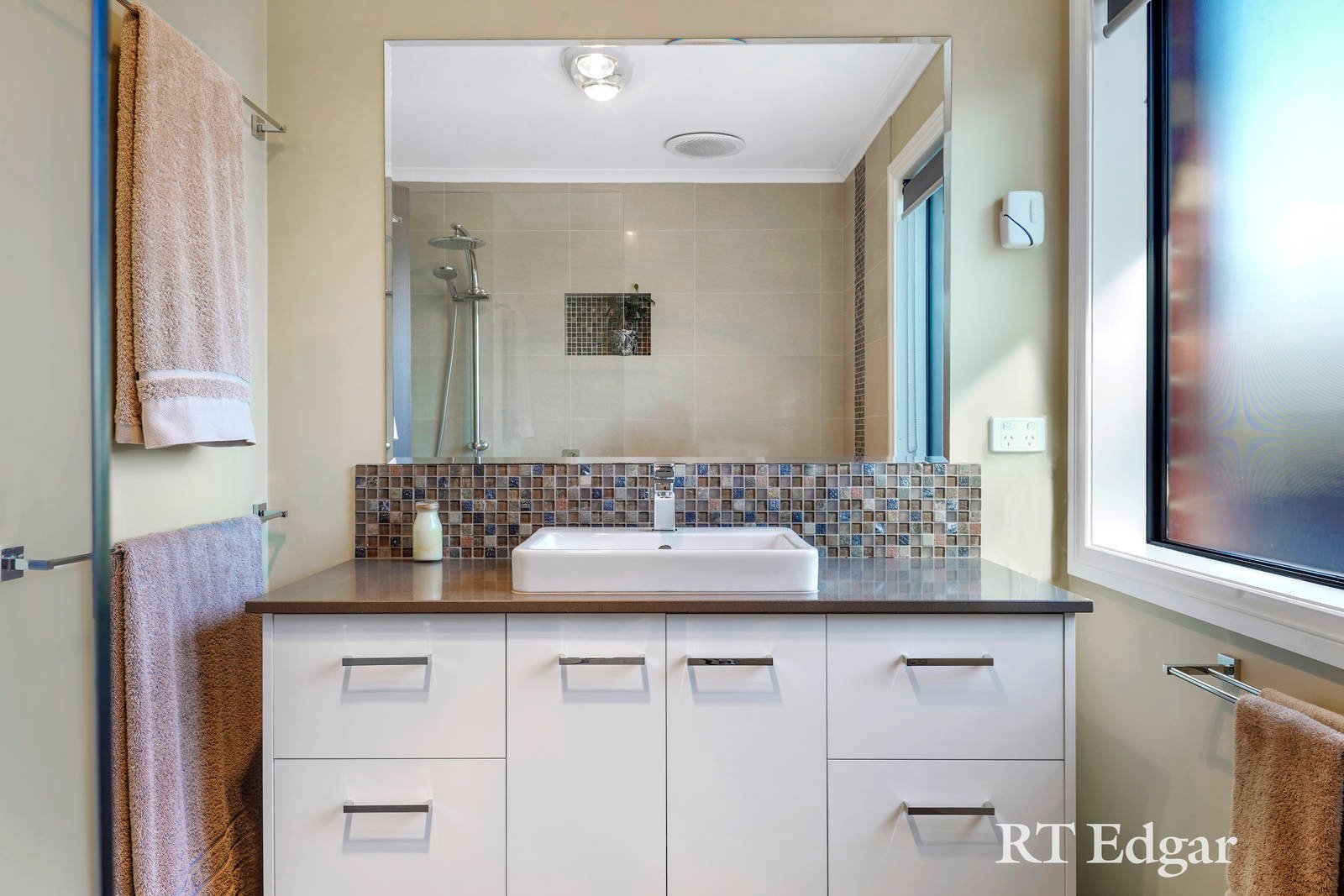 Property Gallery Thumbnail 13