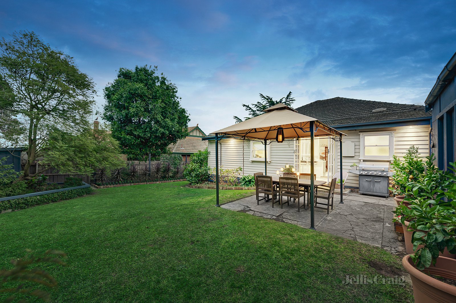 8 Barbara Avenue, Glen Iris image 9