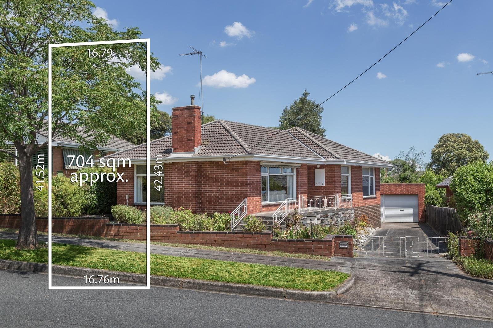 8 Barbara Street, Doncaster East image 1