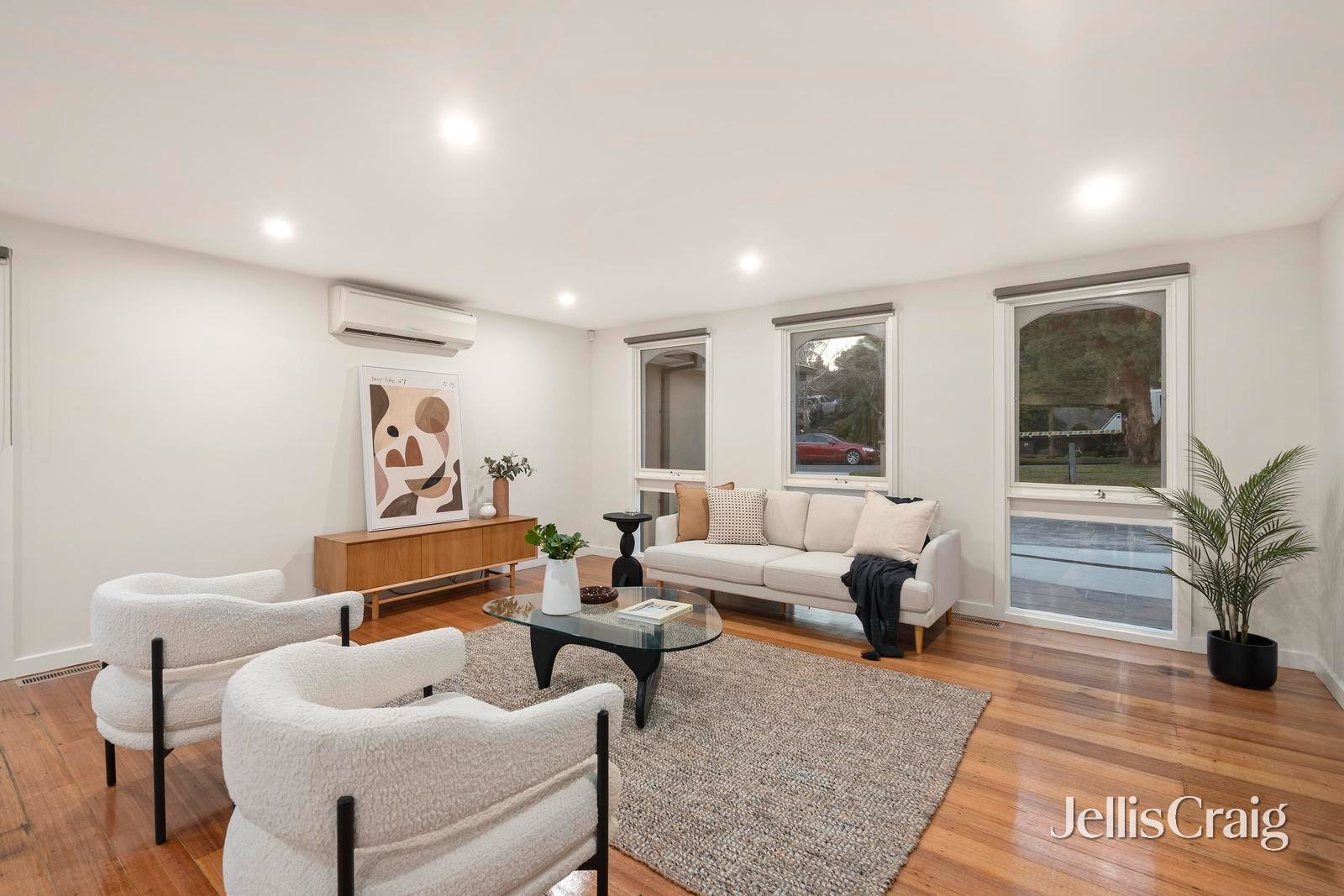 8 Barina Avenue, Mooroolbark image 3