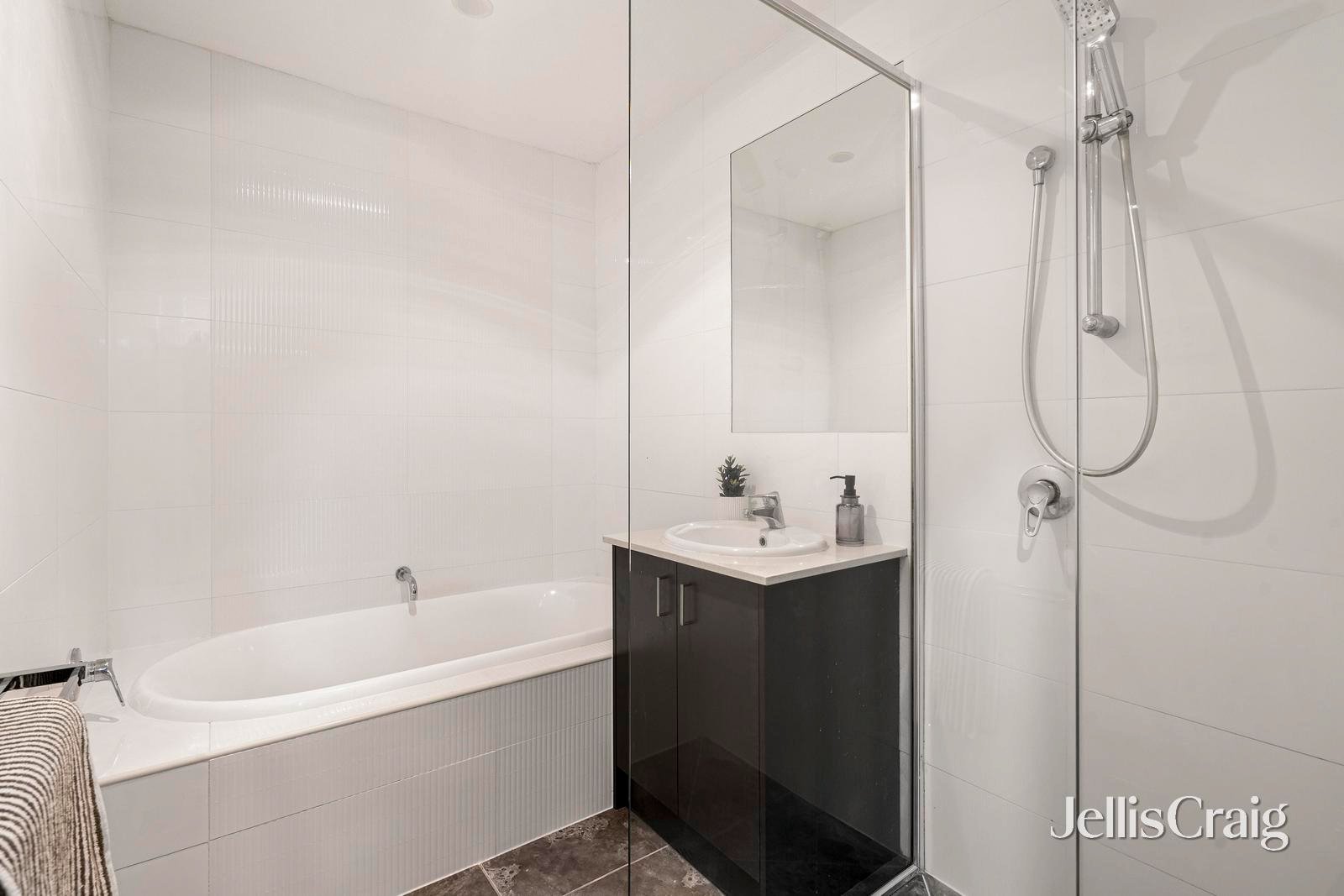8 Barina Avenue, Mooroolbark image 10