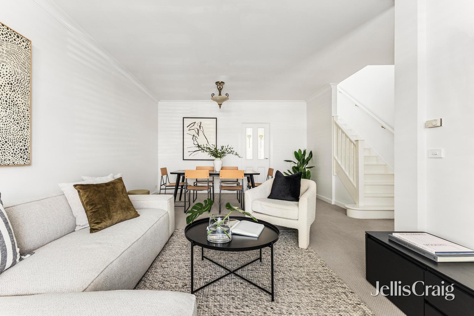 8 Bates Drive, Williamstown image 2
