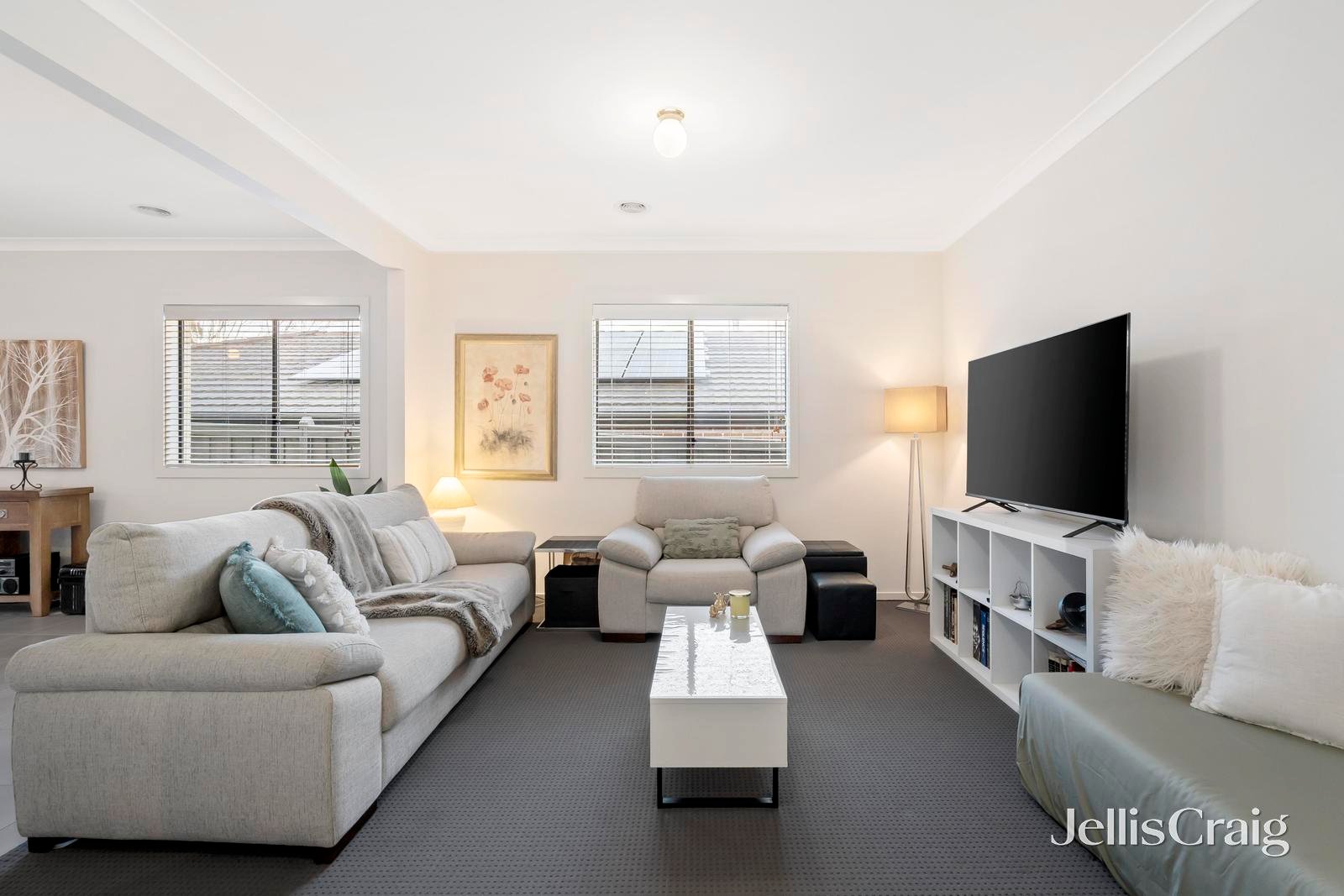 8 Beatty Avenue, Croydon image 2