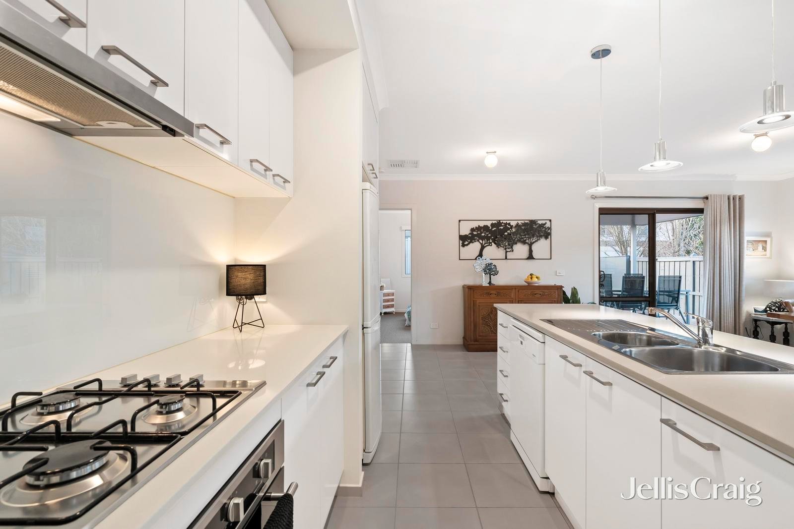 8 Beatty Avenue, Croydon image 5