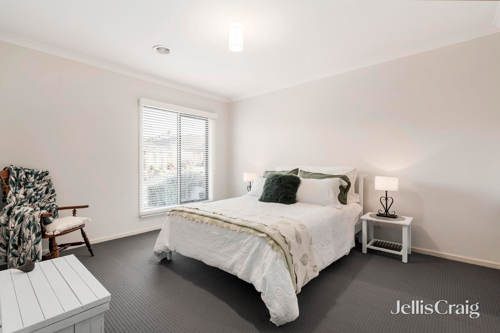 8 Beatty Avenue, Croydon image 6