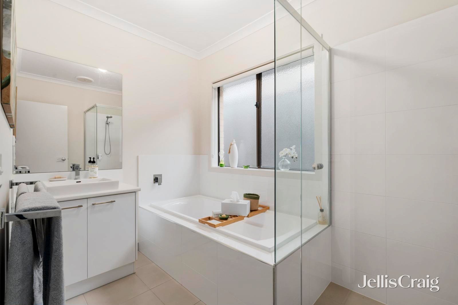 8 Beatty Avenue, Croydon image 7