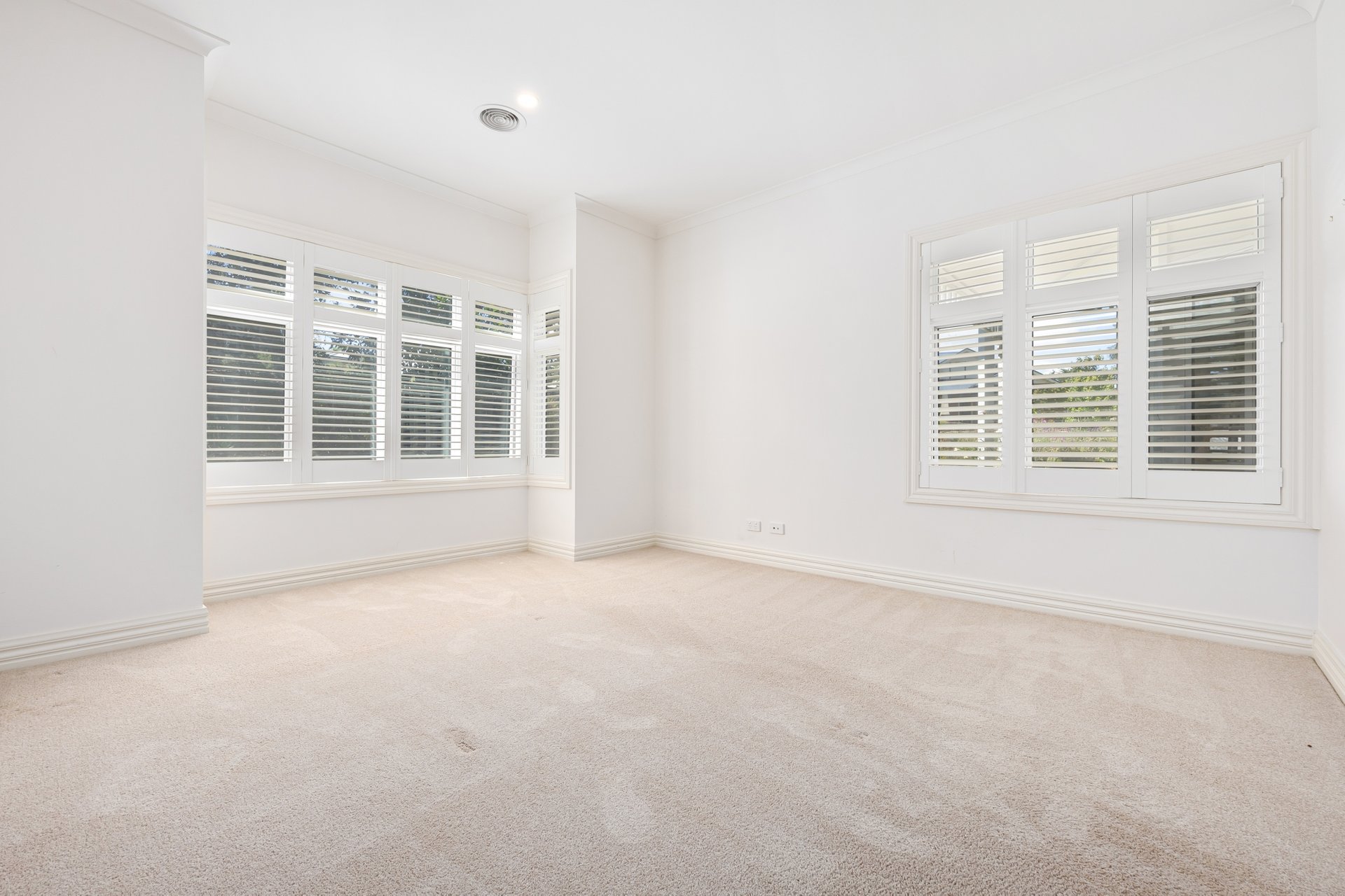 Property Gallery Thumbnail 8