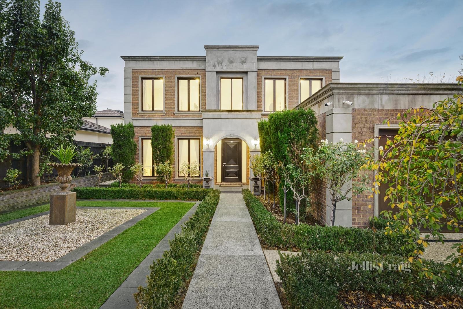 8 Belmont Road, Ivanhoe image 1