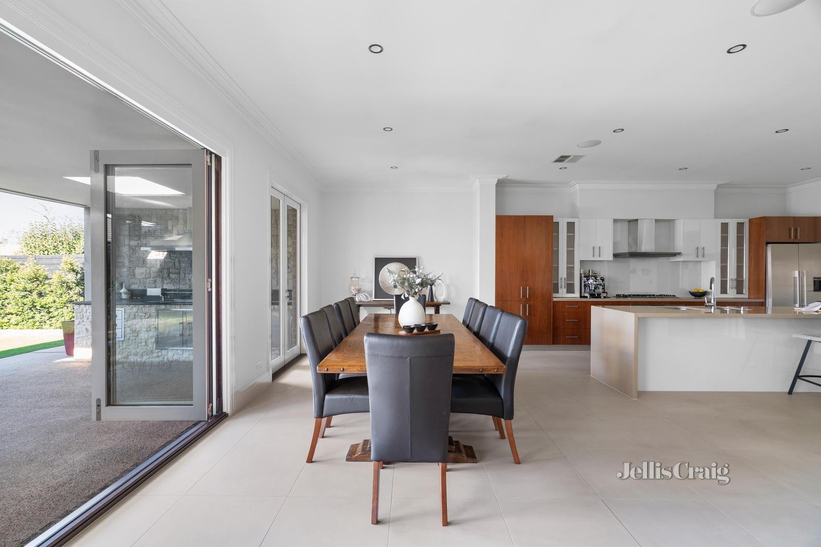 8 Belmont Road, Ivanhoe image 10