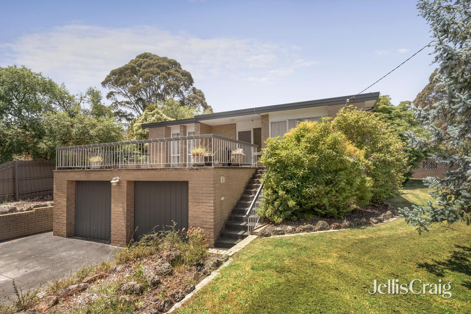 8 Belvedere Avenue, Wheelers Hill image 2