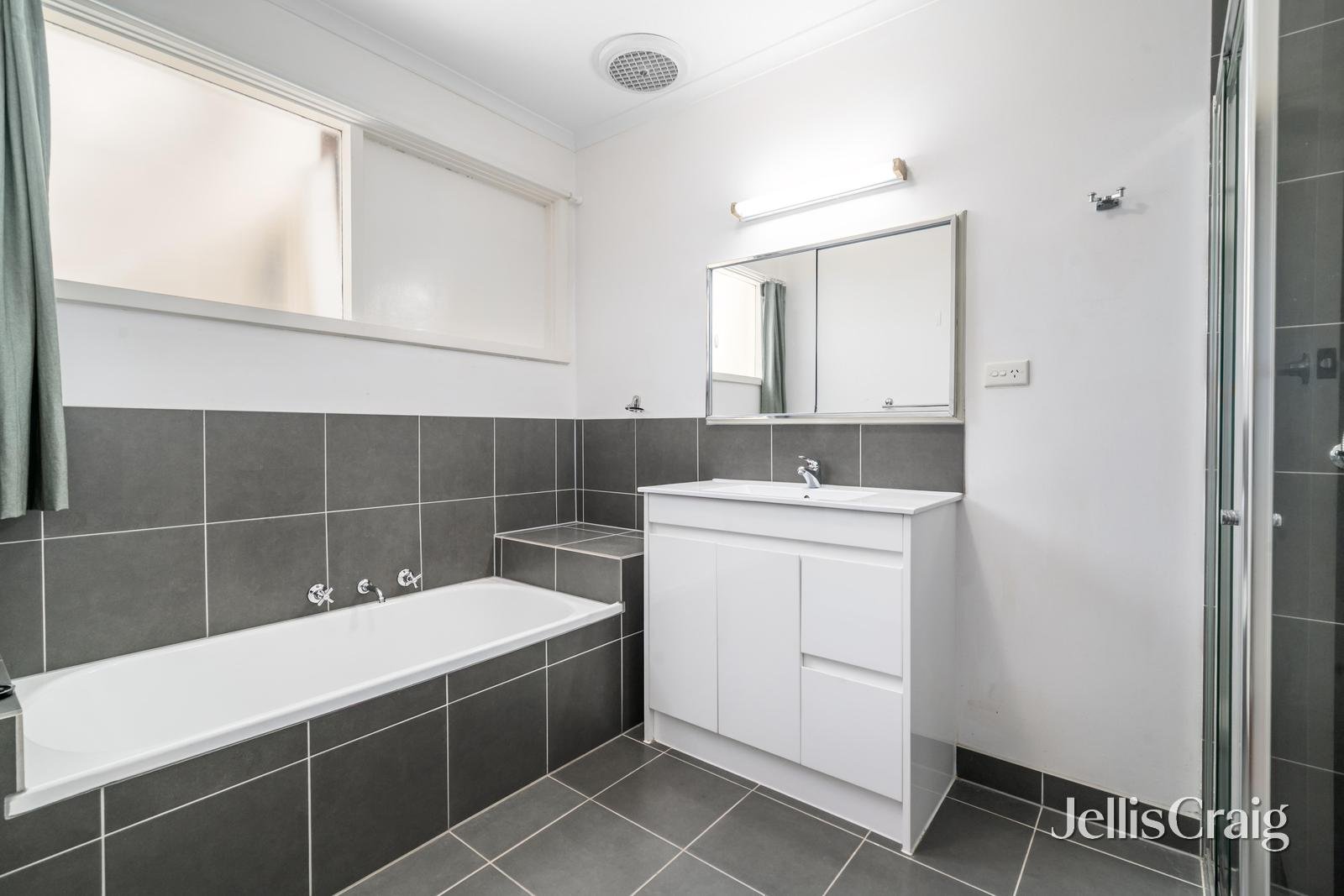 8 Belvedere Avenue, Wheelers&nbsp;Hill image 7