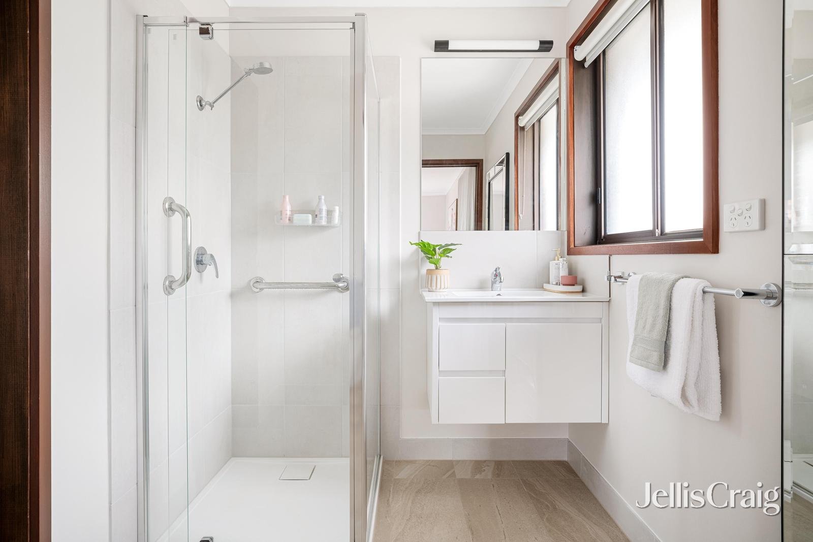 8 Bertrand Road, Chelsea image 11