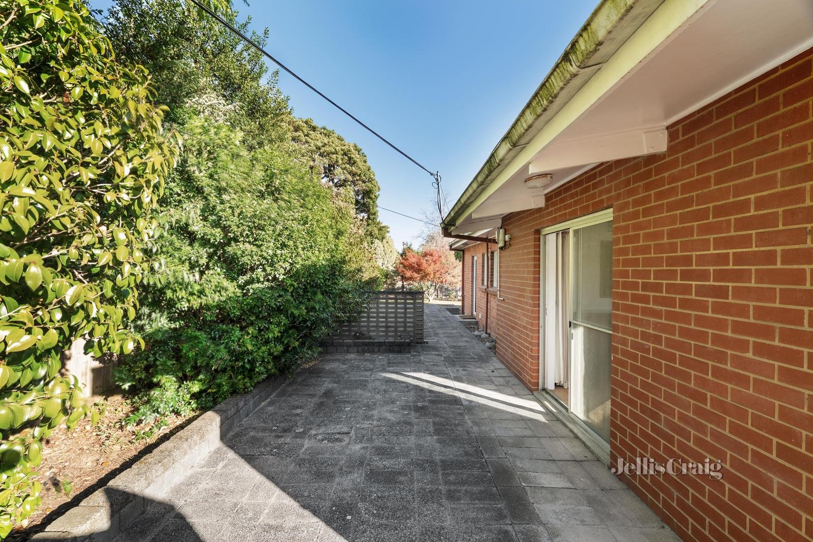 8 Botanic Drive, Glen Waverley image 10