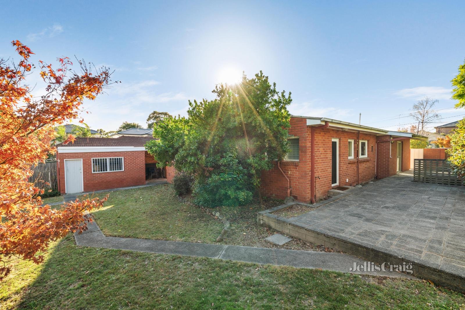 8 Botanic Drive, Glen Waverley image 11