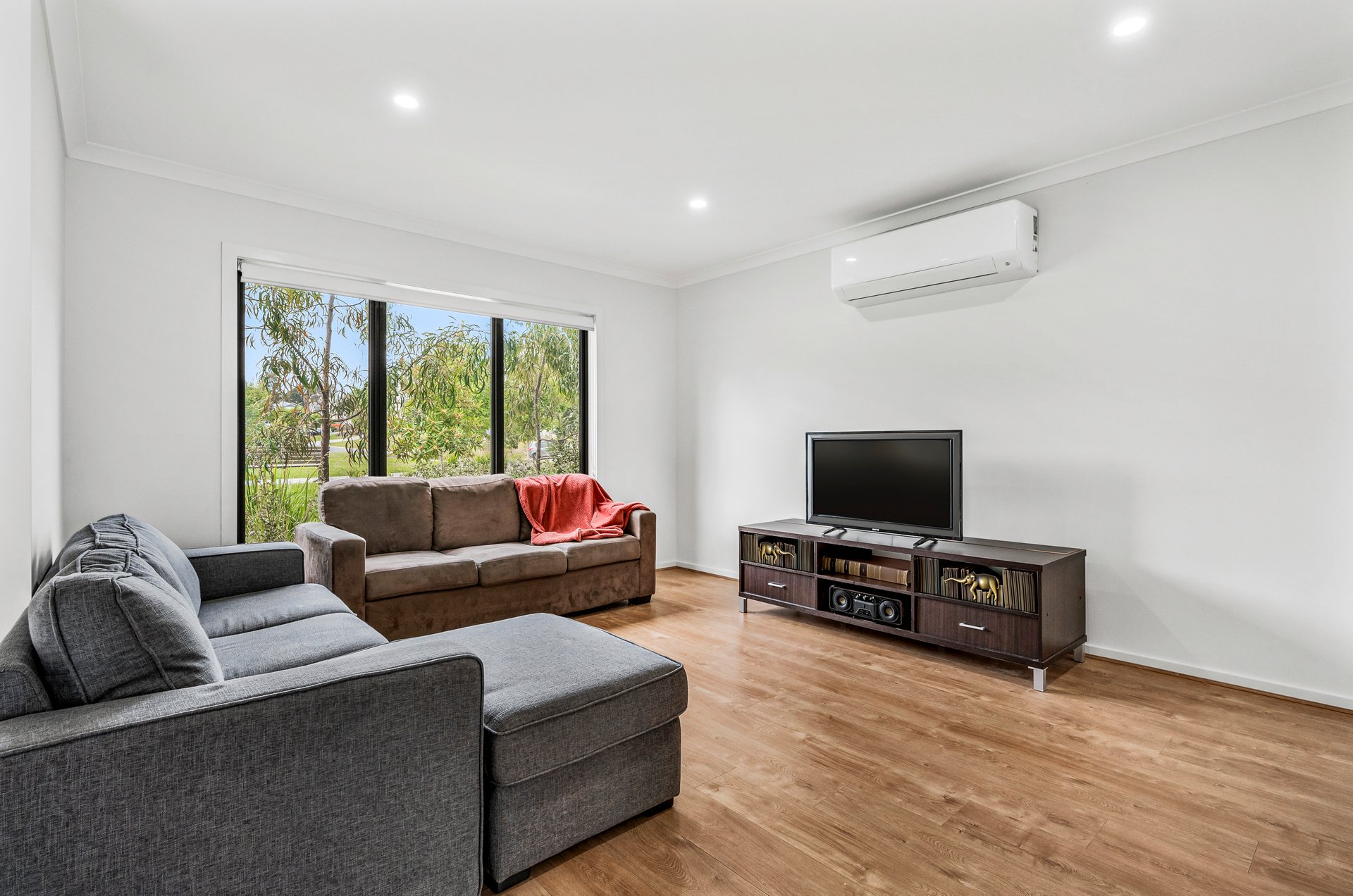 8 Bower Walk, Chirnside Park image 7