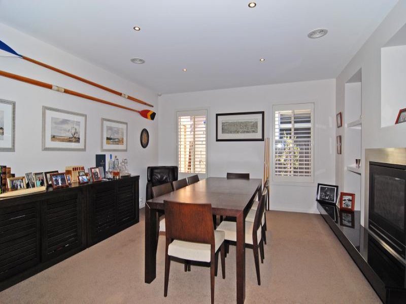 8 Braches Lane, Newington image 3