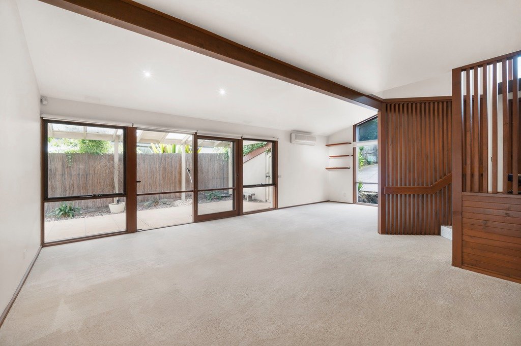 8 Braeside Drive, Doncaster image 2