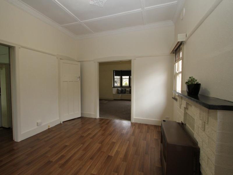 8 Brawn Avenue, Lake Wendouree image 3