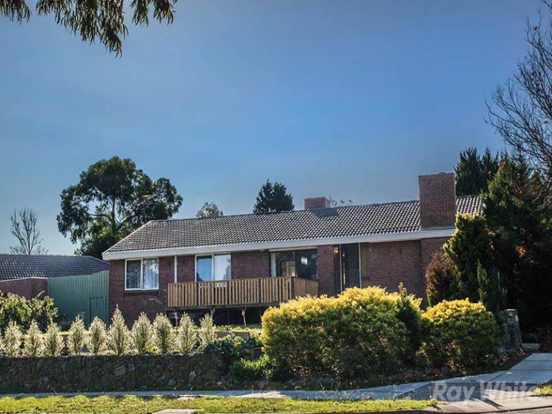 8 Bridgewater Way, Rowville image 1