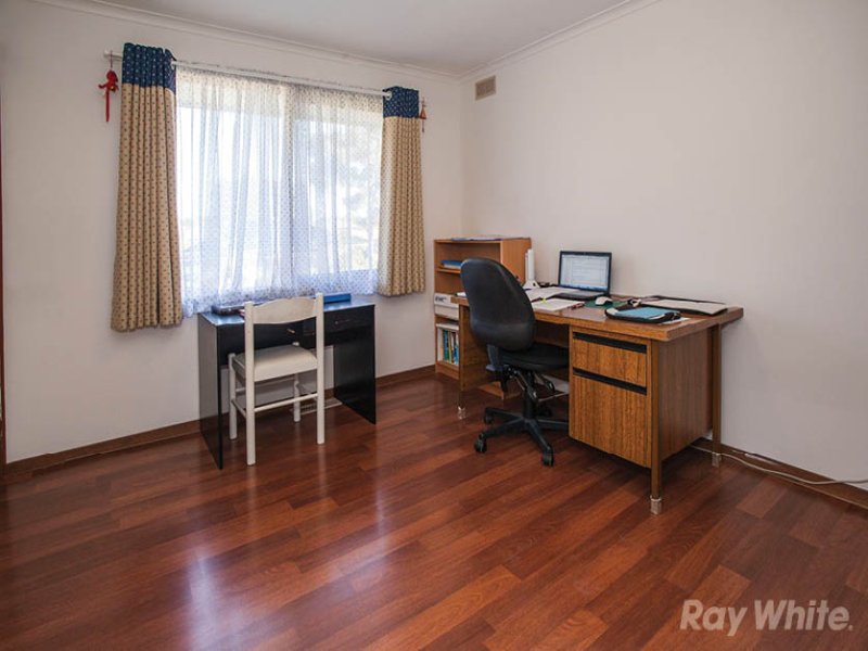 8 Bridgewater Way, Rowville image 7