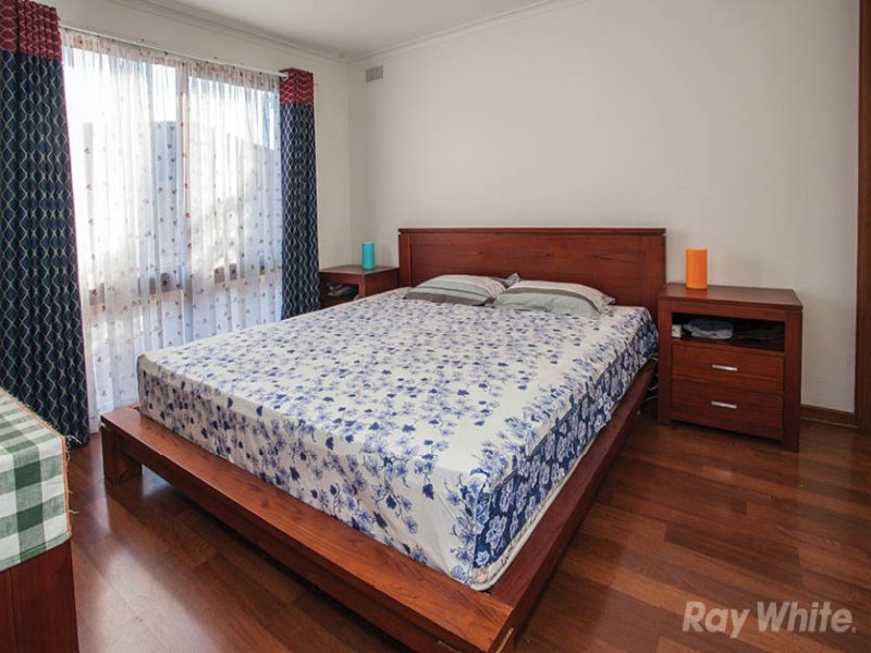 8 Bridgewater Way, Rowville image 9
