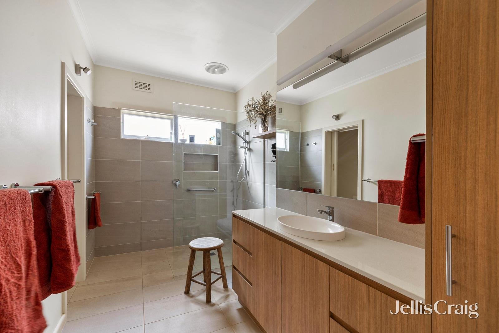 8 Brixton Rise, Glen Iris image 7