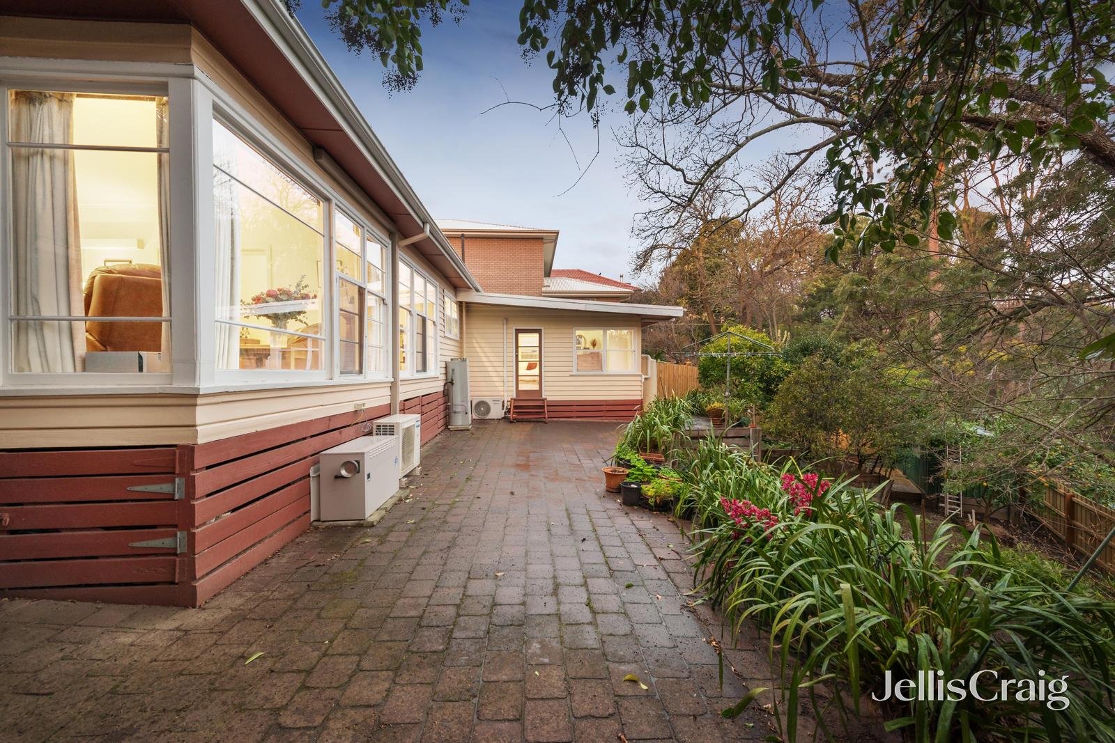 8 Brixton Rise, Glen Iris image 8